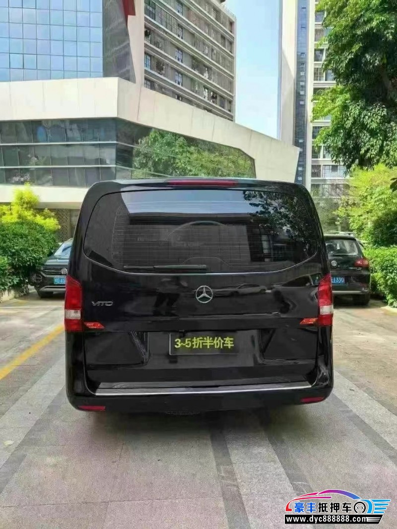 18年奔驰威霆轿车抵押车出售