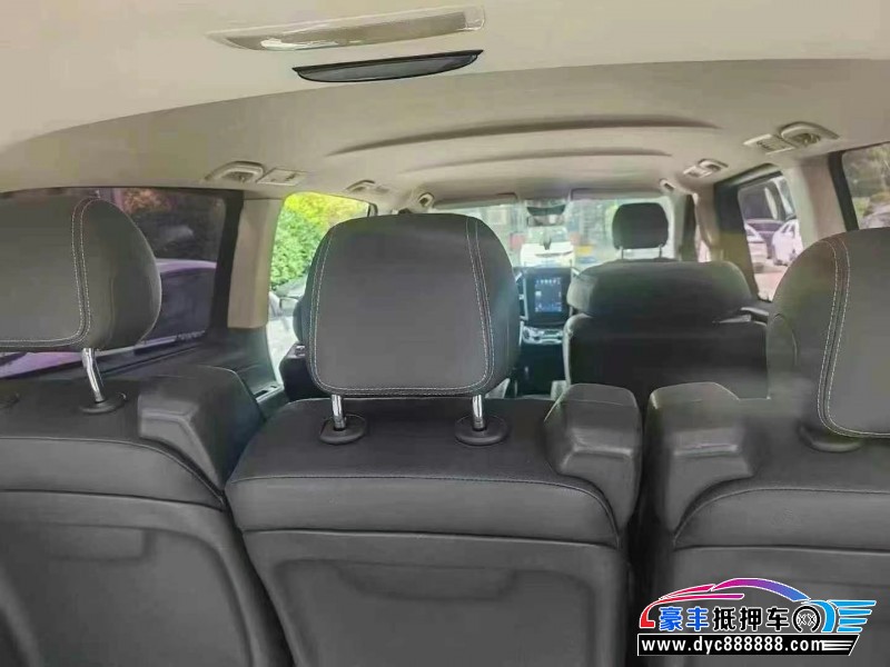 18年奔驰威霆轿车抵押车出售