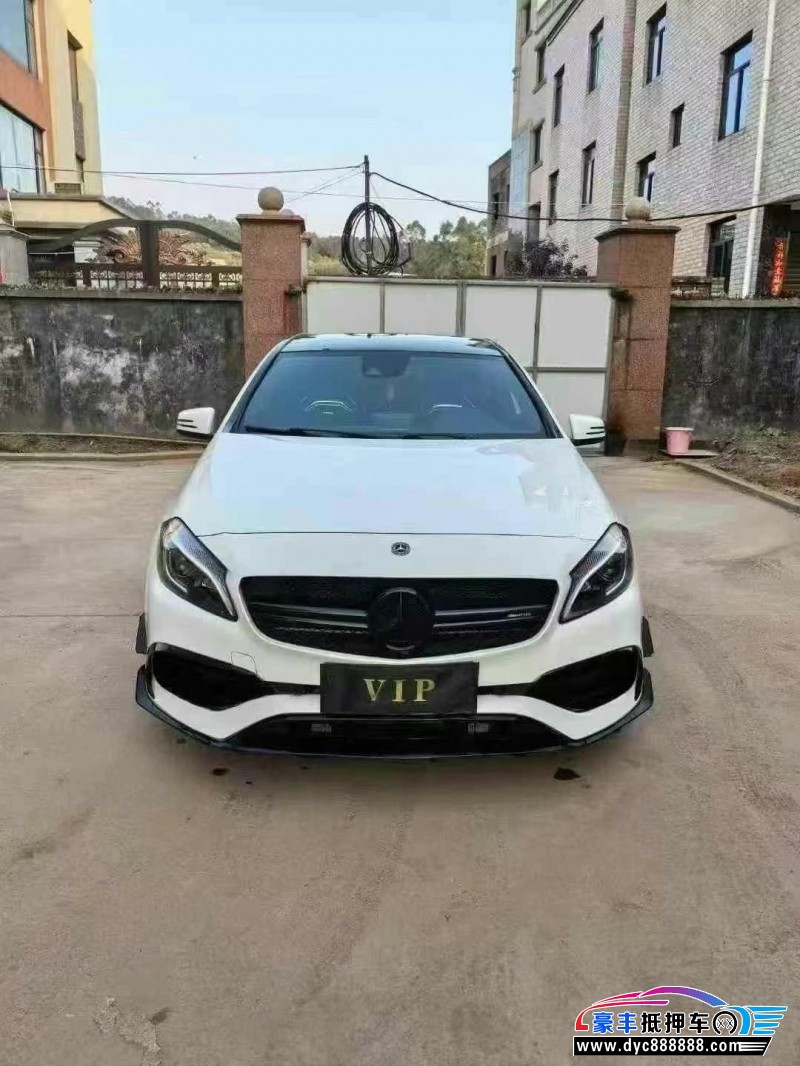18年奔驰A级AMG轿车抵押车出售