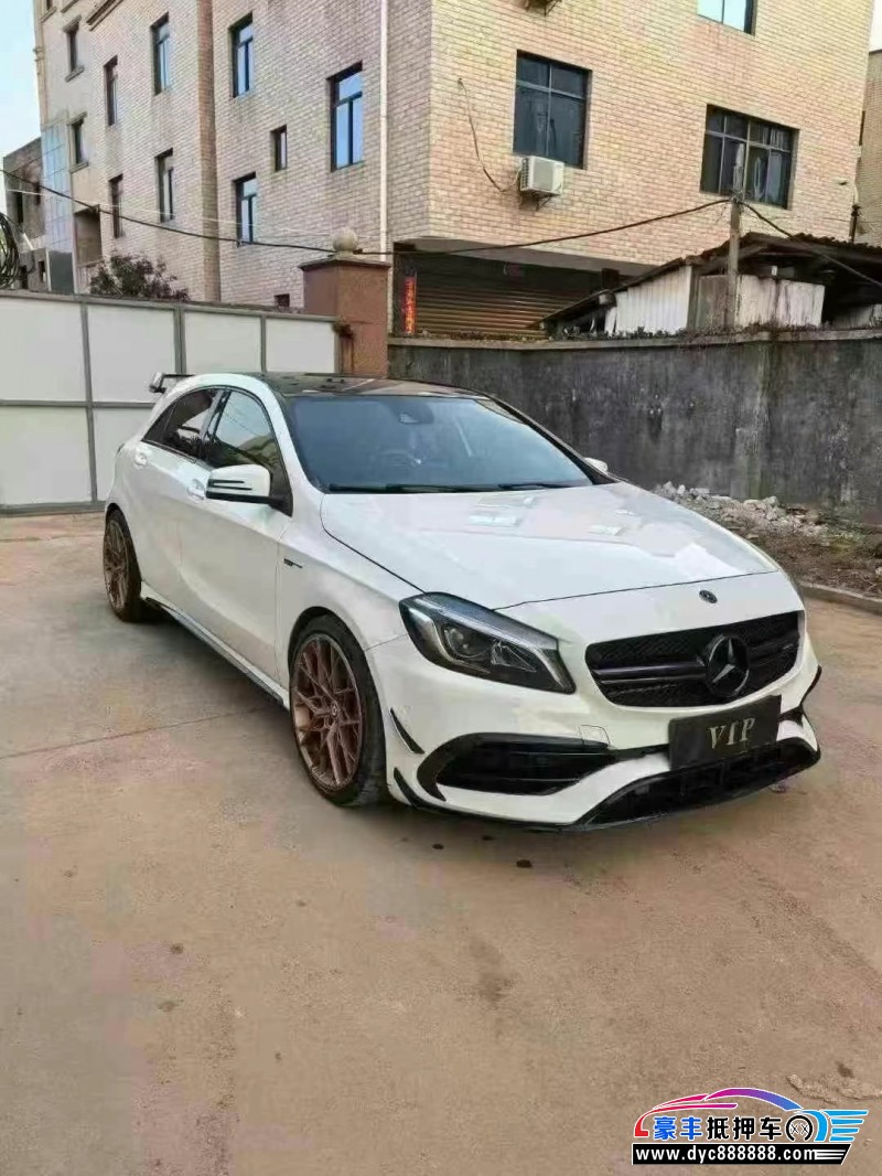 18年奔驰A级AMG轿车抵押车出售