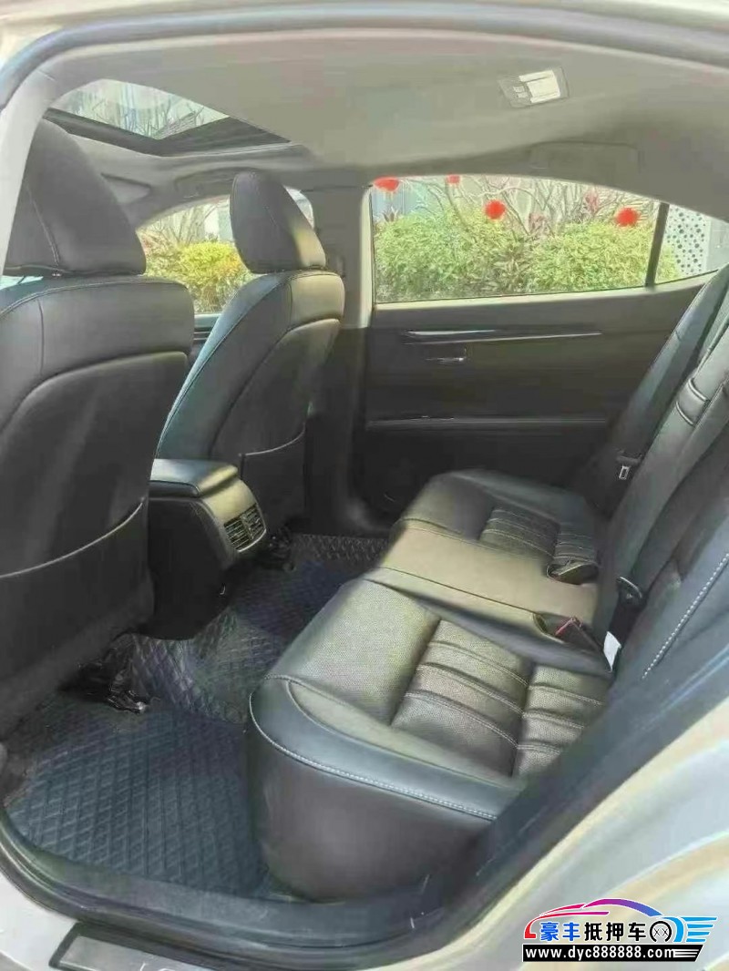 16年雷克萨斯ES轿车抵押车出售