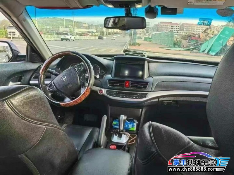 15年本田歌诗图轿车抵押车出售