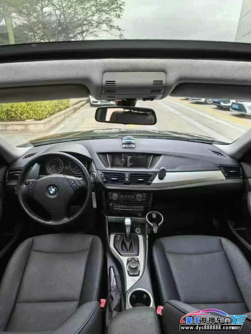 13年宝马X1轿车抵押车出售