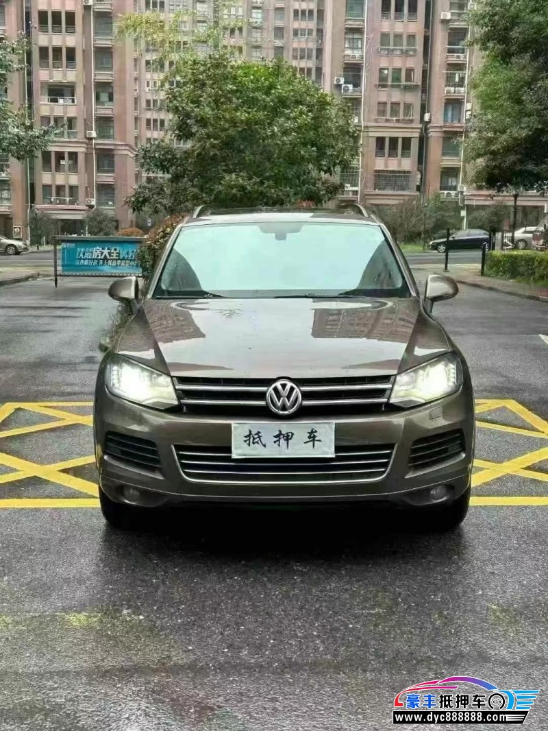 13年大众途锐轿车抵押车出售