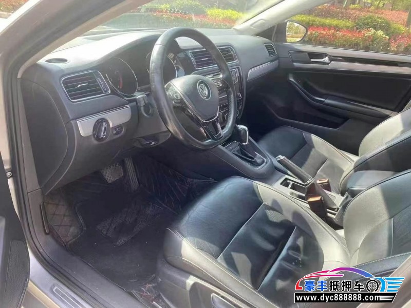 18年大众速腾轿车抵押车出售