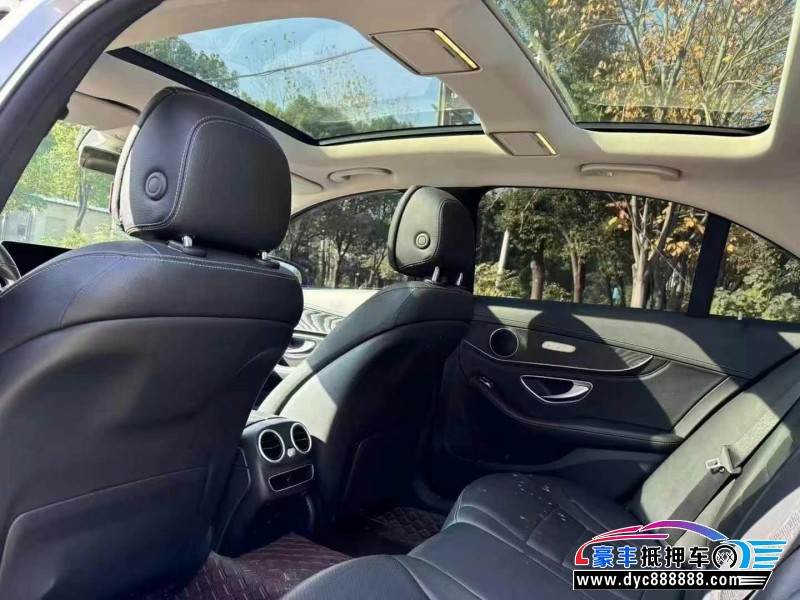 19年奔驰C轿车抵押车出售