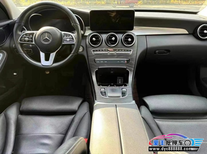 19年奔驰C轿车抵押车出售