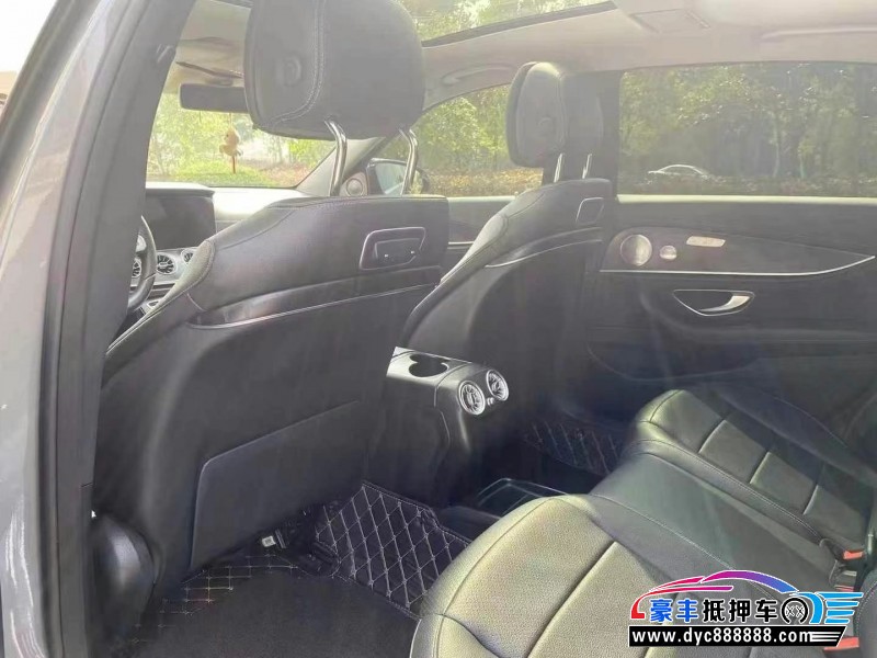 19年奔驰E轿车抵押车出售