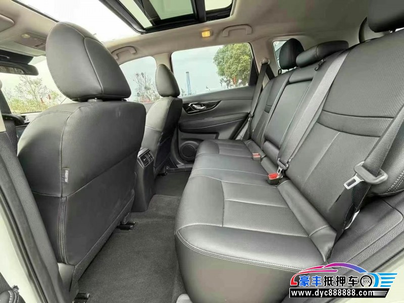 25年日产奇骏轿车抵押车出售