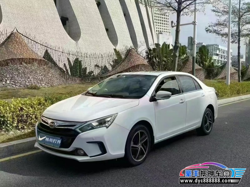 15年比亚迪秦轿车抵押车出售