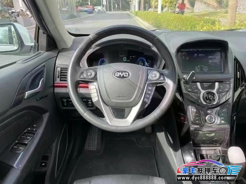 15年比亚迪秦轿车抵押车出售