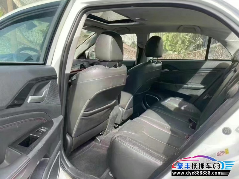 15年比亚迪秦轿车抵押车出售