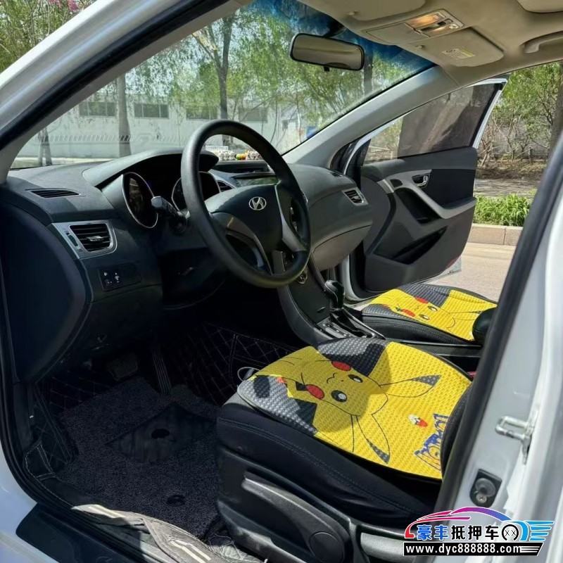 14年现代朗动轿车抵押车出售