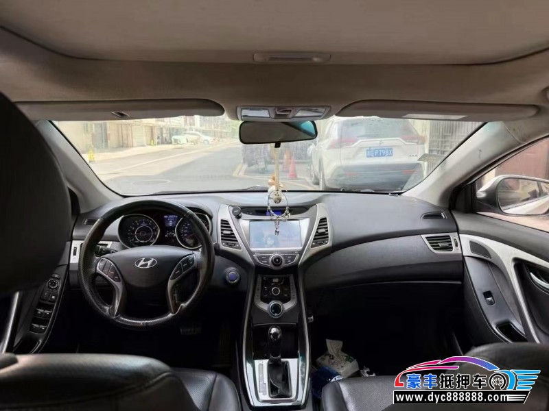 15年现代朗动轿车抵押车出售