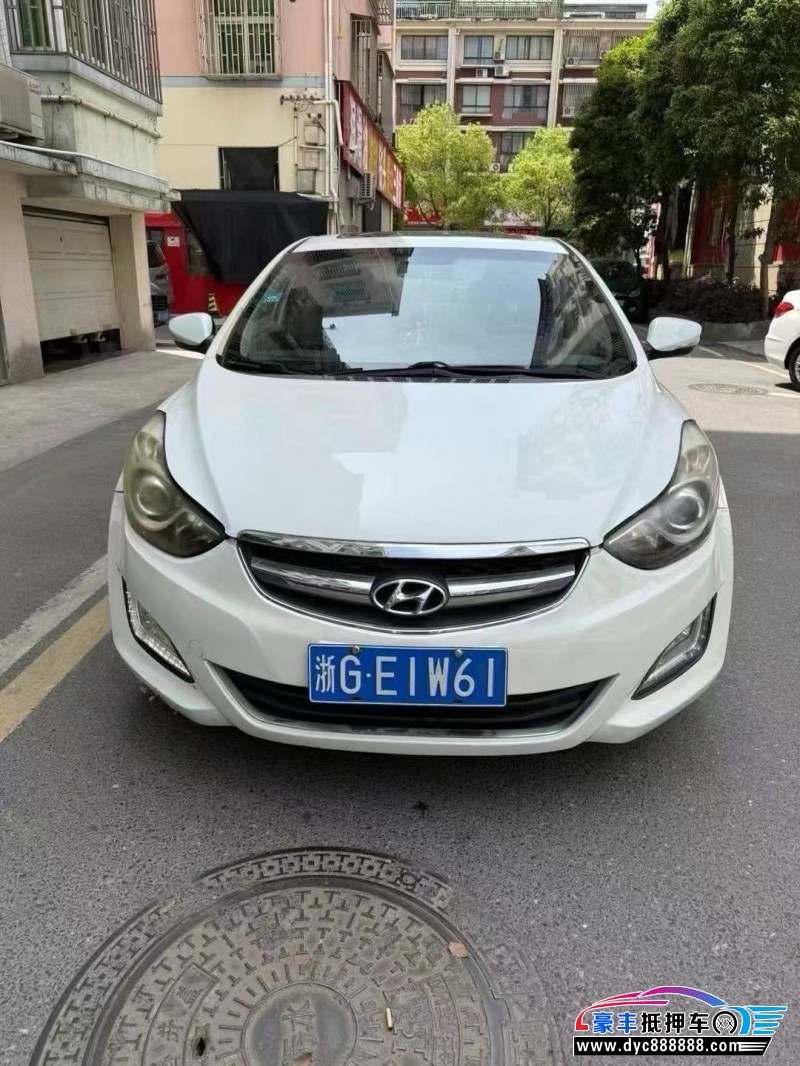 15年现代朗动轿车抵押车出售