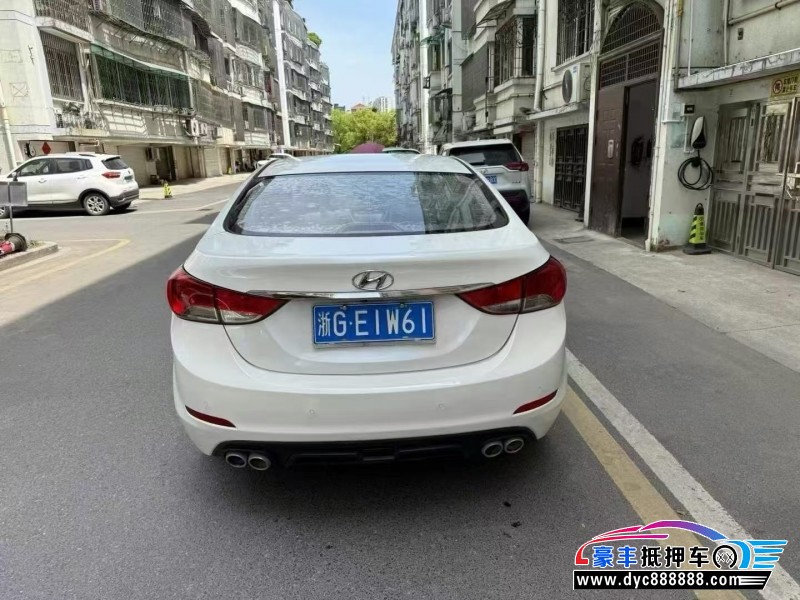 15年现代朗动轿车抵押车出售