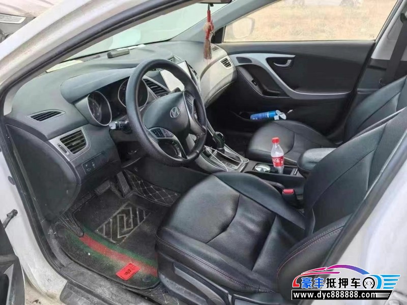 16年现代朗动轿车抵押车出售