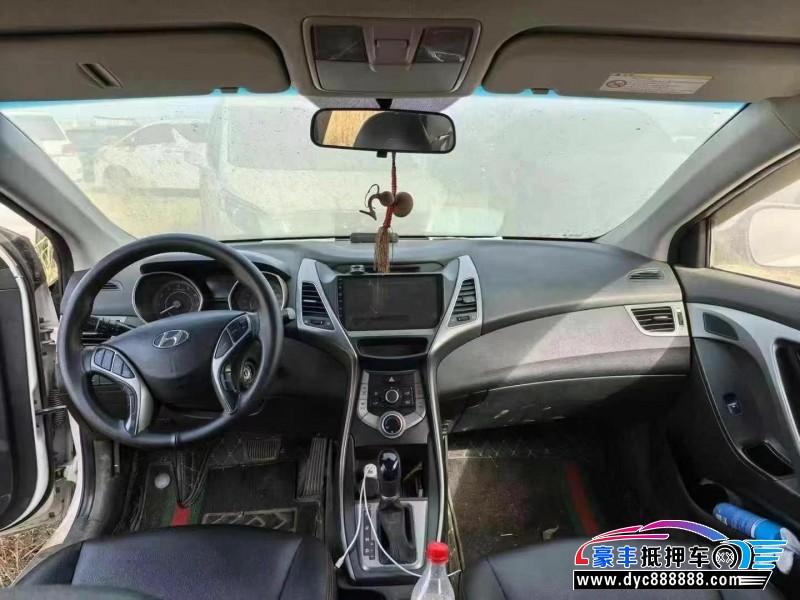 16年现代朗动轿车抵押车出售