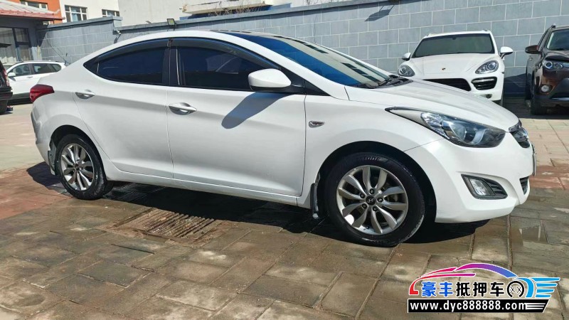 15年现代朗动轿车抵押车出售