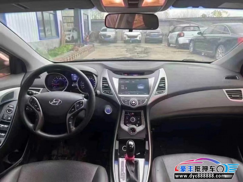 17年现代朗动轿车抵押车出售