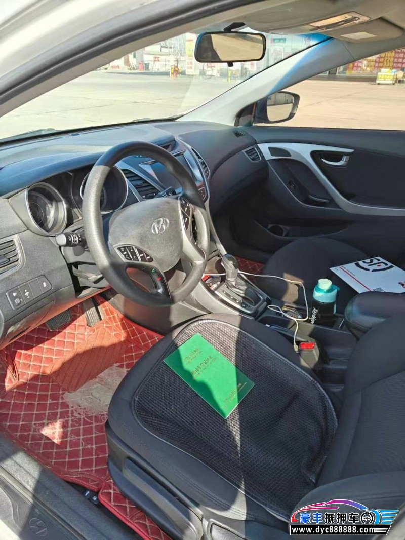 17年现代朗动轿车抵押车出售