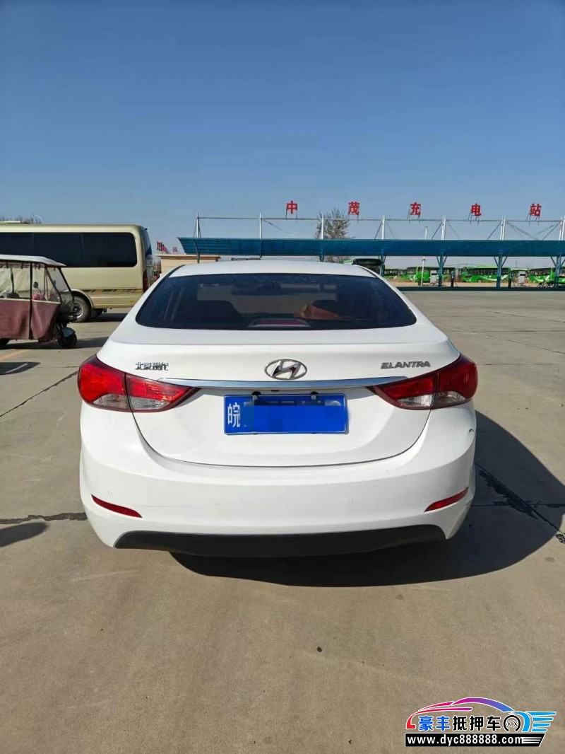 17年现代朗动轿车抵押车出售