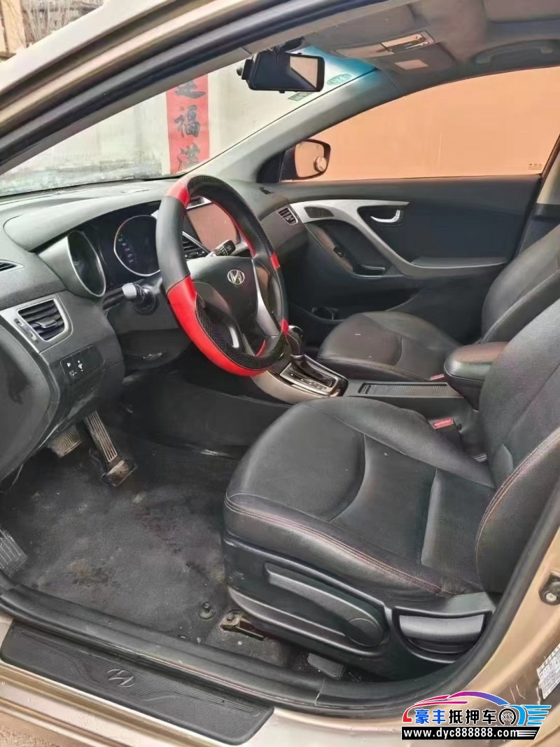 16年现代朗动轿车抵押车出售