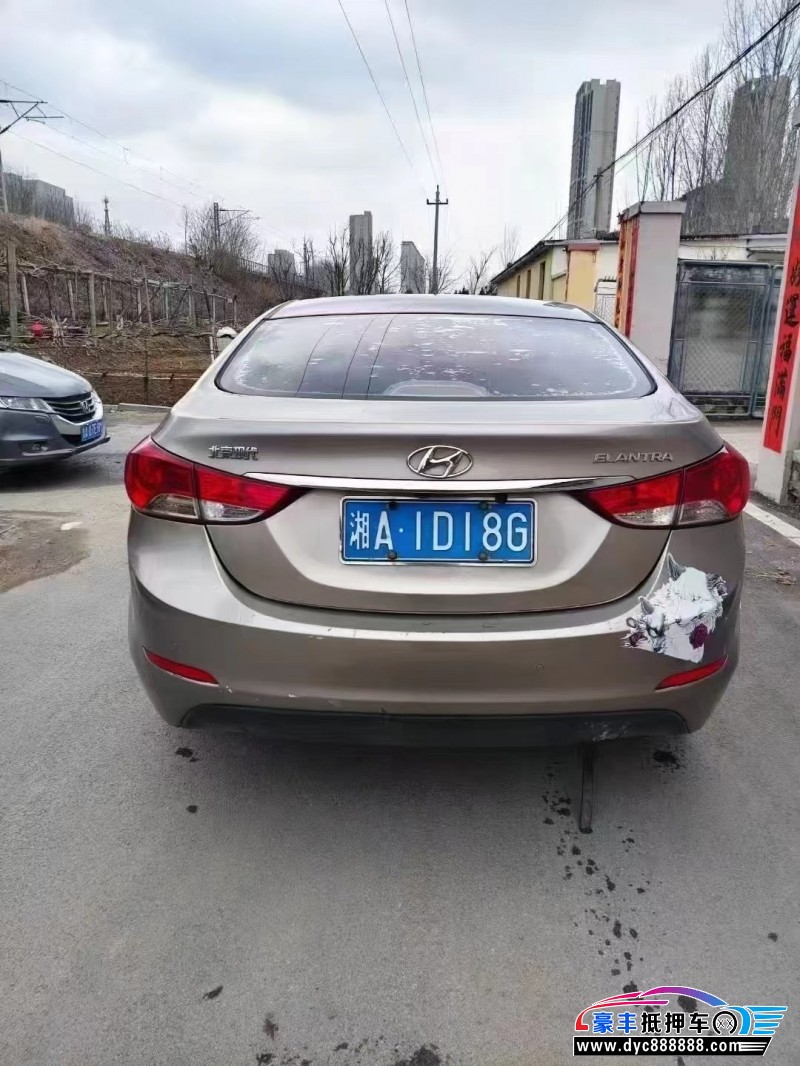 16年现代朗动轿车抵押车出售