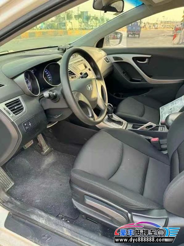 18年现代朗动轿车抵押车出售