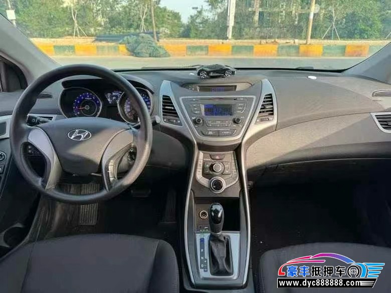 18年现代朗动轿车抵押车出售