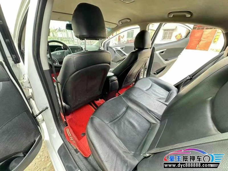 16年现代朗动轿车抵押车出售