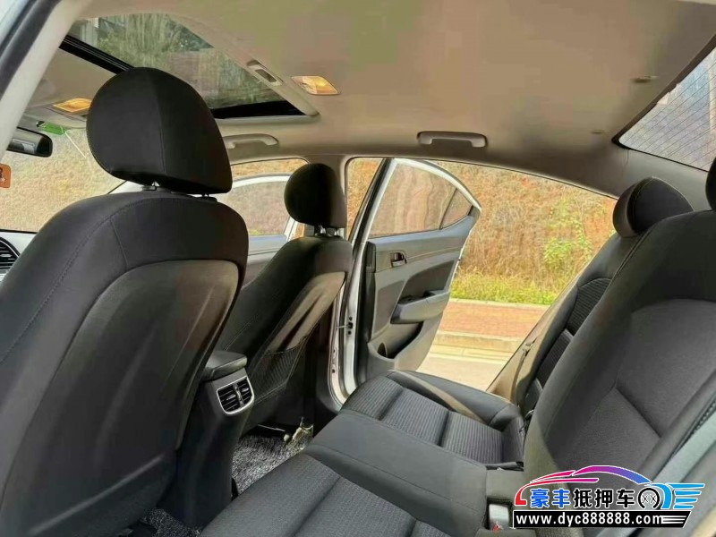 19年现代领动轿车抵押车出售