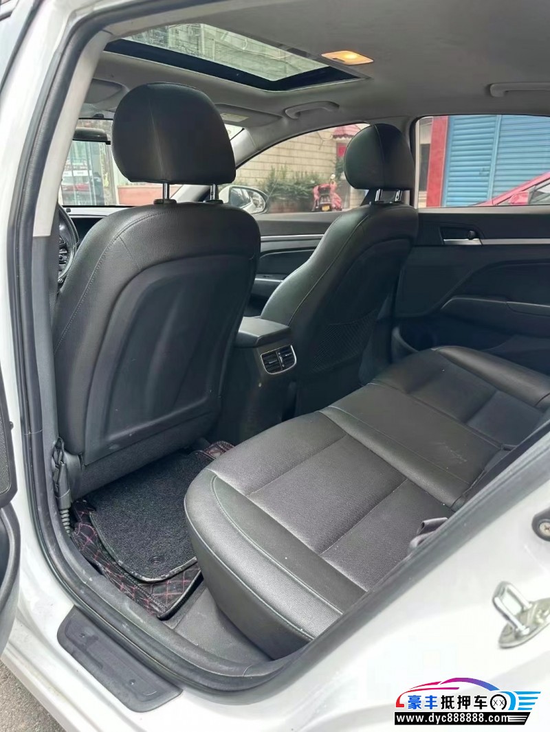 20年现代领动轿车抵押车出售