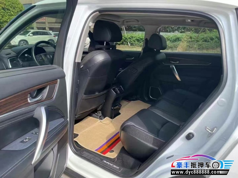 18年本田冠道轿车抵押车出售