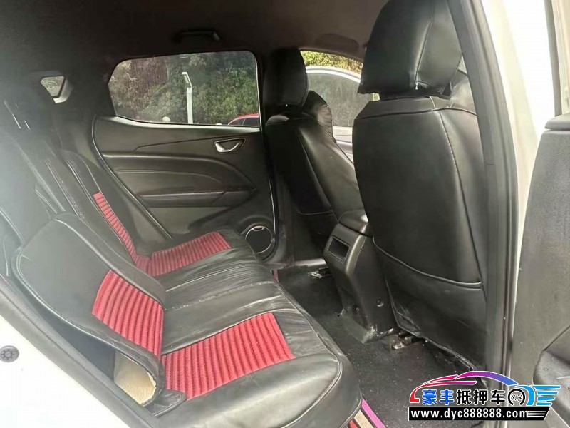 22年东风风光500轿车抵押车出售