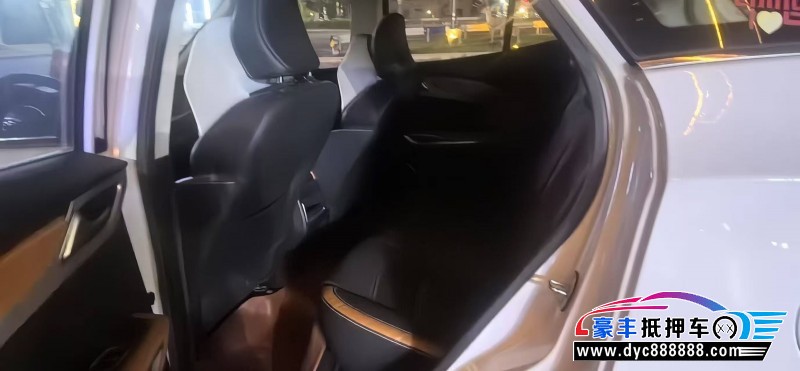 18年众泰T300轿车抵押车出售