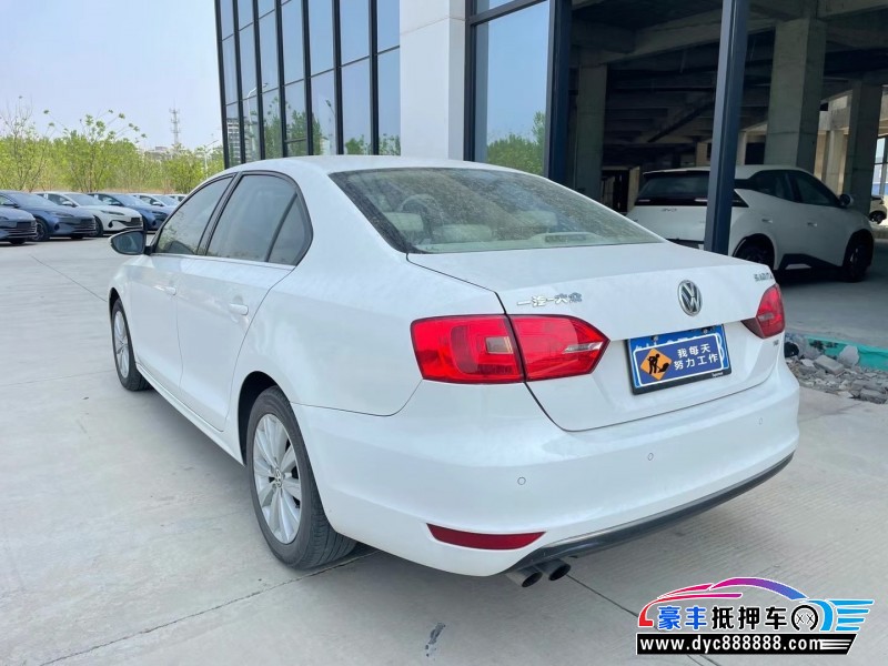 14年大众速腾轿车抵押车出售