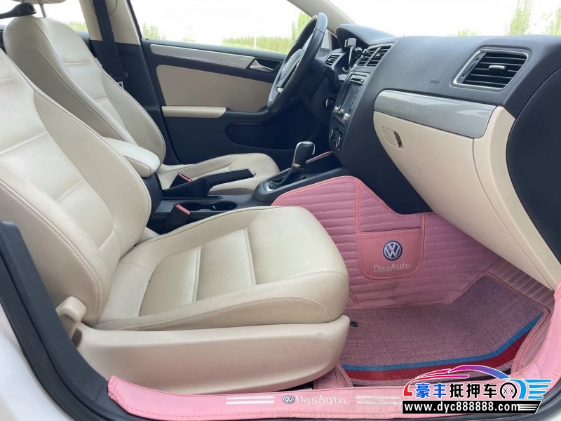 14年大众速腾轿车抵押车出售