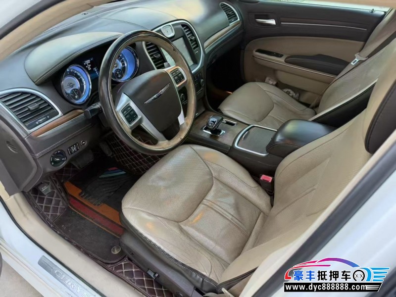 13年克莱斯勒300C轿车抵押车出售