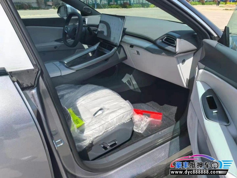 25年极狐阿尔法S轿车抵押车出售