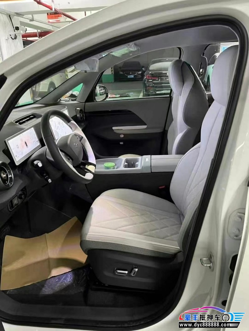 25年极狐考拉SUV抵押车出售