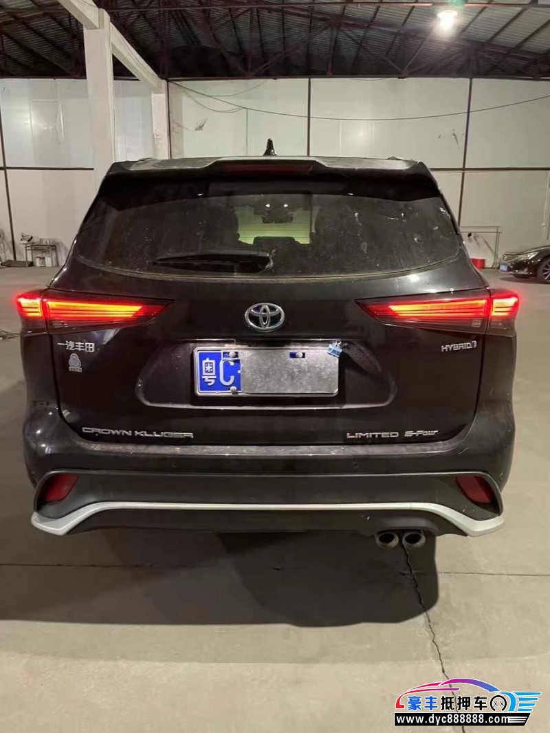 22年丰田皇冠轿车抵押车出售