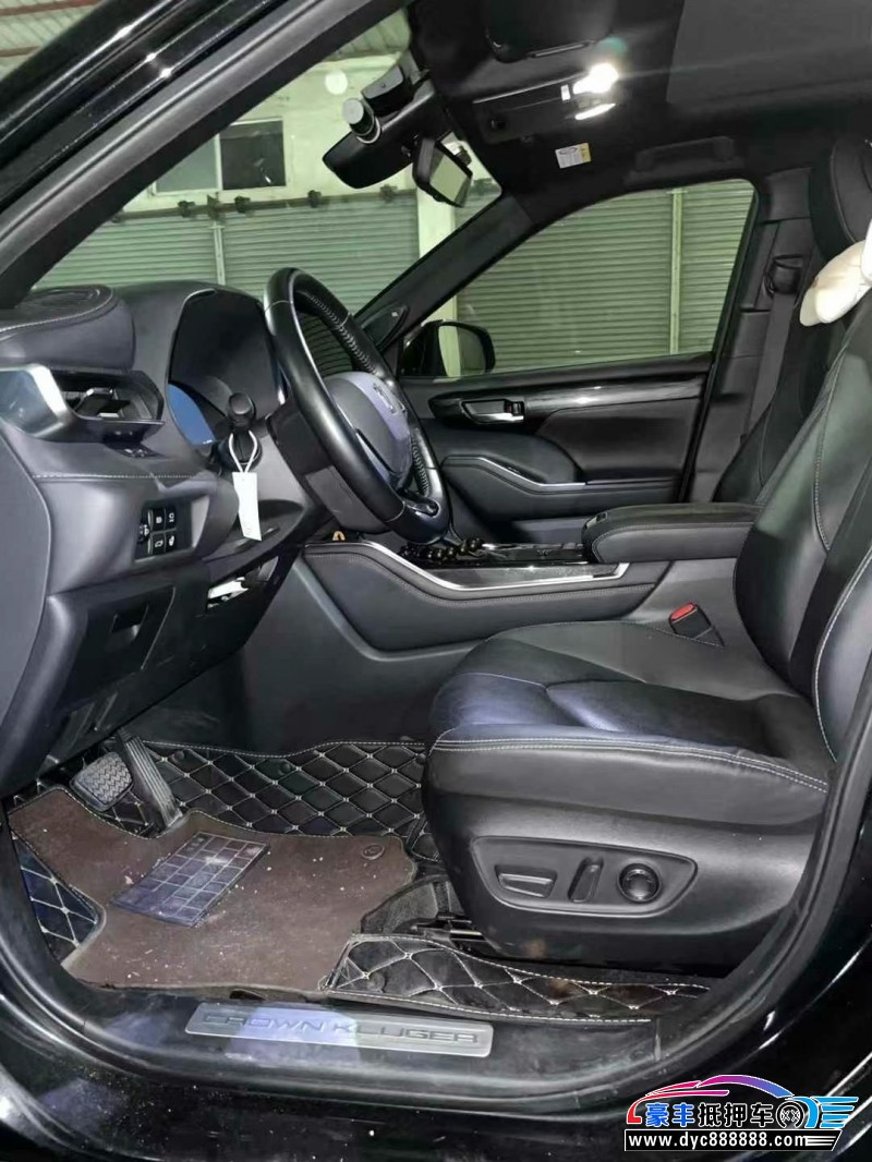 22年丰田皇冠轿车抵押车出售