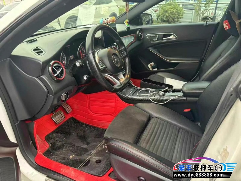 18年奔驰CLA轿车抵押车出售