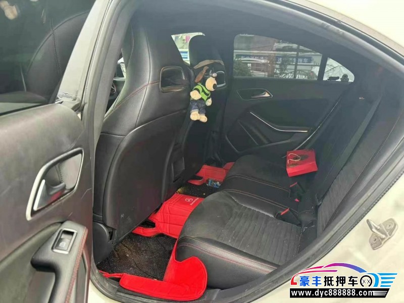 18年奔驰CLA轿车抵押车出售
