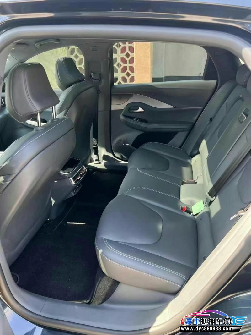 23年极狐阿尔法S轿车抵押车出售