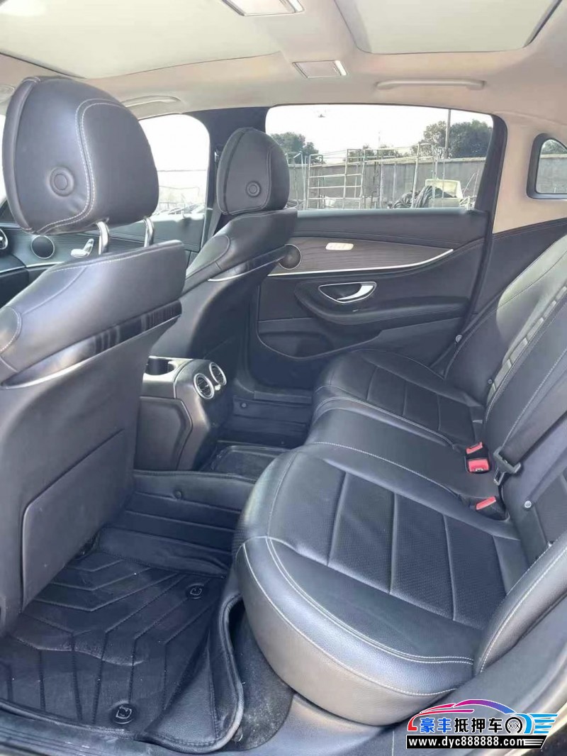 20年奔驰E轿车抵押车出售