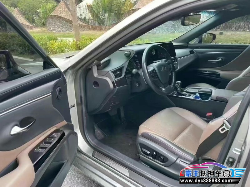 22年雷克萨斯ES轿车抵押车出售