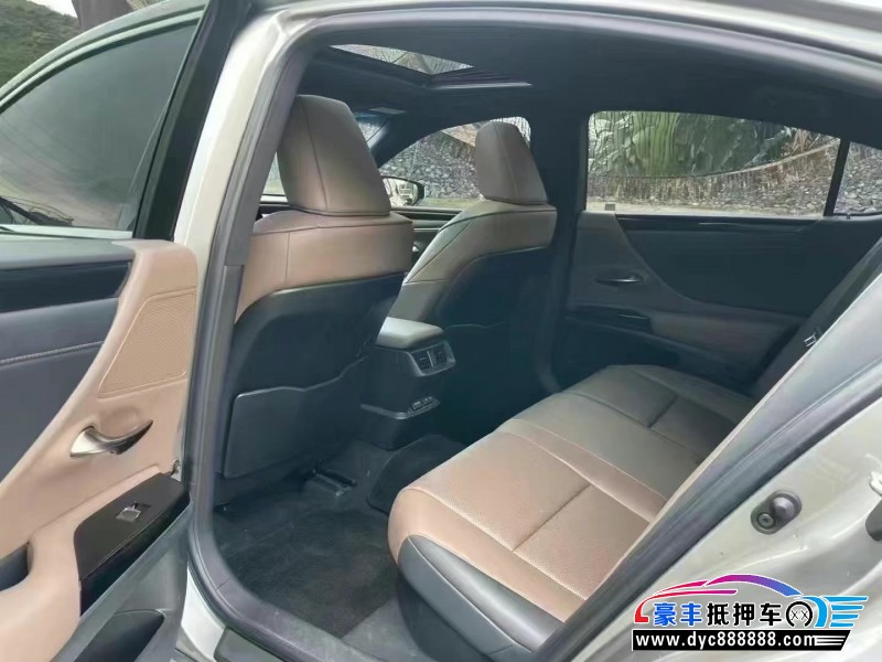 22年雷克萨斯ES轿车抵押车出售