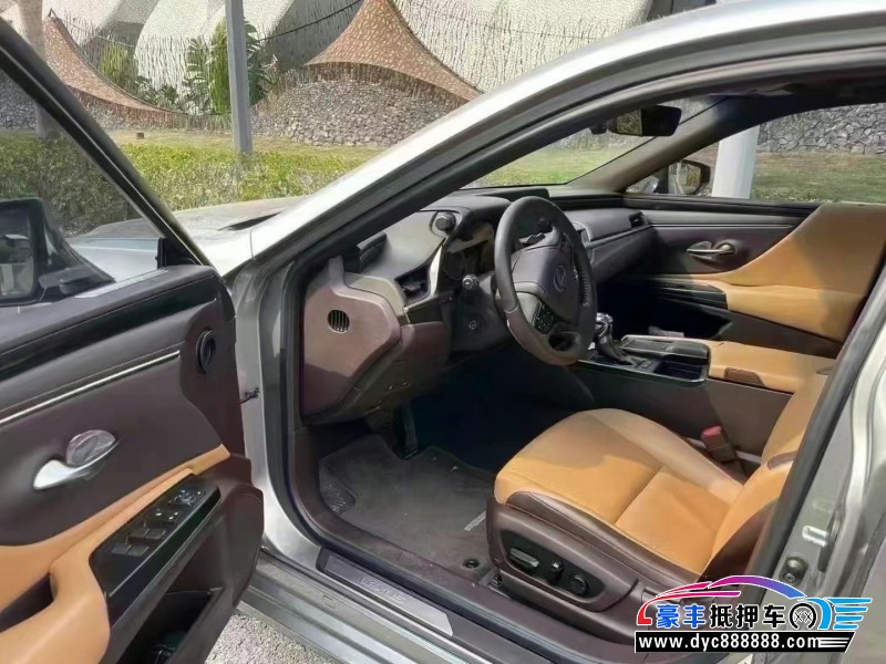 20年雷克萨斯ES轿车抵押车出售